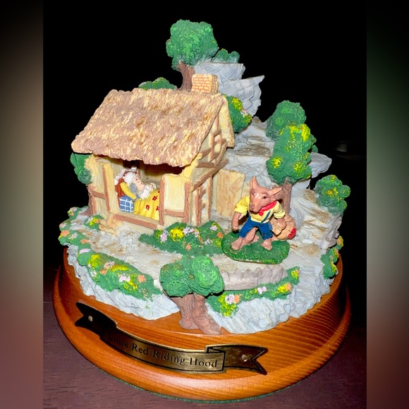 Vintage Enesco 1989 Little Red Riding Hood House Diorama w/ Pewter Figurines